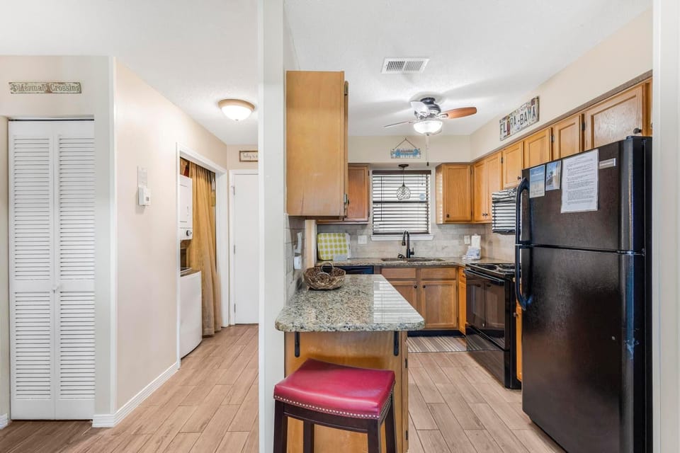 Condo, Multiple Beds (The Landing 102) | Private kitchen