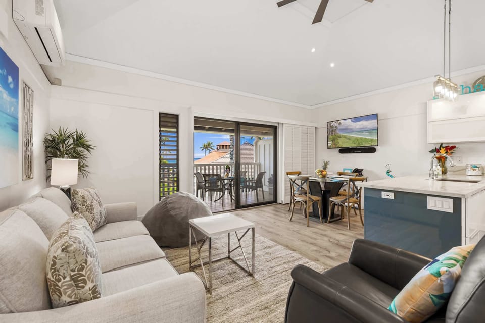 Living Room, Dining Area & Lanai