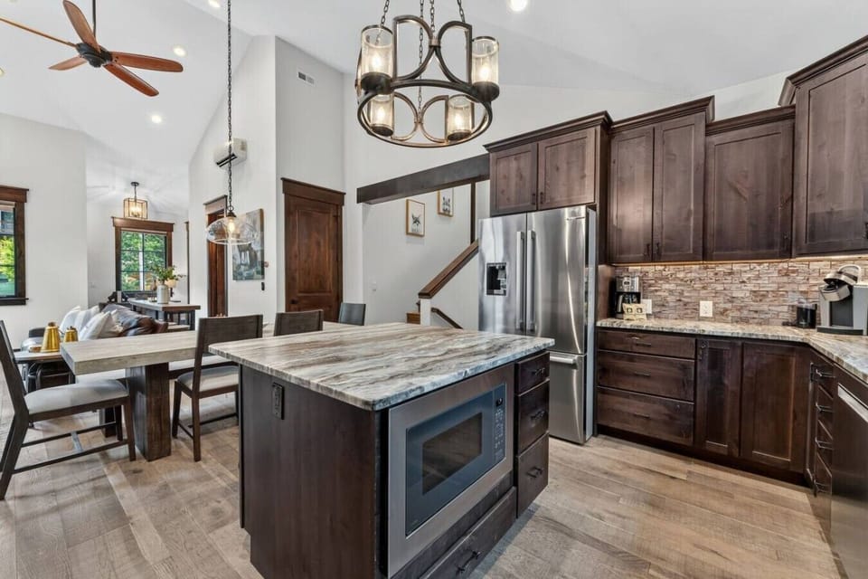 Large, fully equipped chef`s kitchen with updated appliances