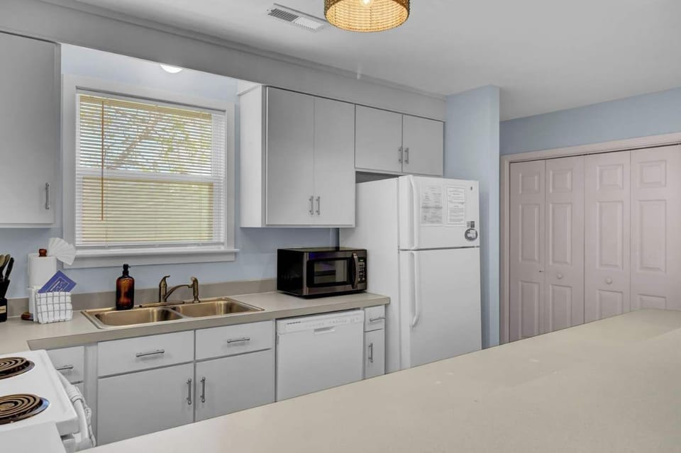 Fully equipped kitchen designed for both convenience and comfort.