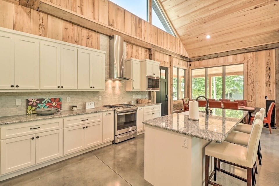 Kitchen | Spacious Kitchen with Stylish Granite Island | Perfect for Cooking & Entertaining