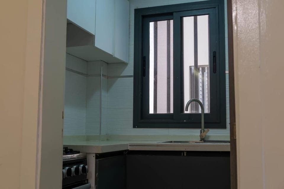 Luxury Single Room, City View | Private kitchen | Mini-fridge, oven, stovetop, cookware/dishes/utensils