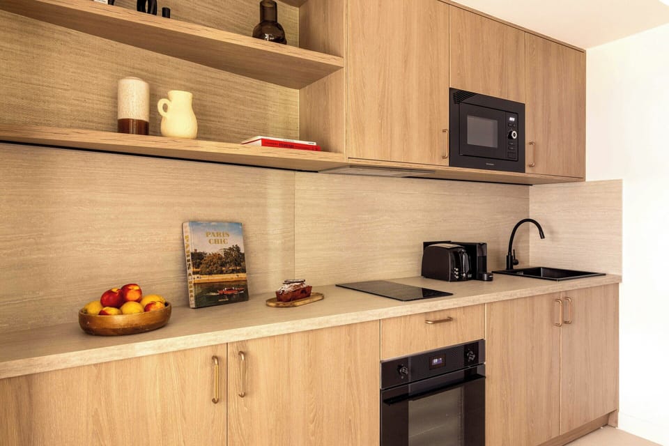 Apartment | Private kitchen | Fridge, microwave, oven, stovetop
