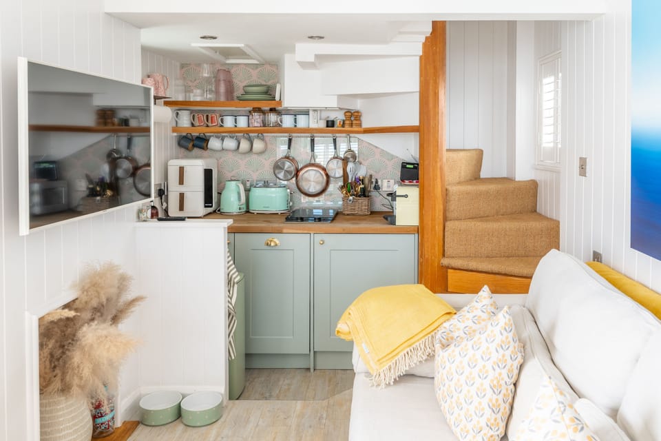 Ground floor: Cook, linger, and ease into the morning