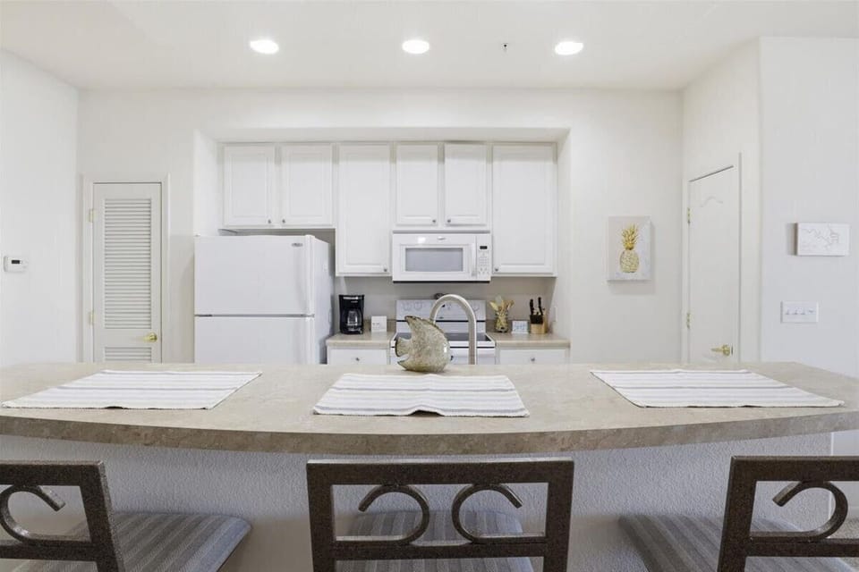 Kitchen & Bar Seating
