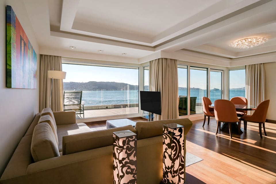 Presidential Suite (Bosphorus View) | Premium bedding, minibar, in-room safe, desk