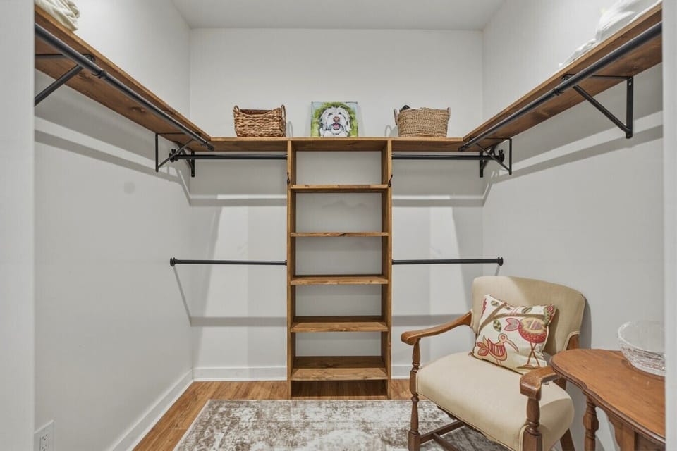 Walk In Closet | Open Shelving | Dressing Area