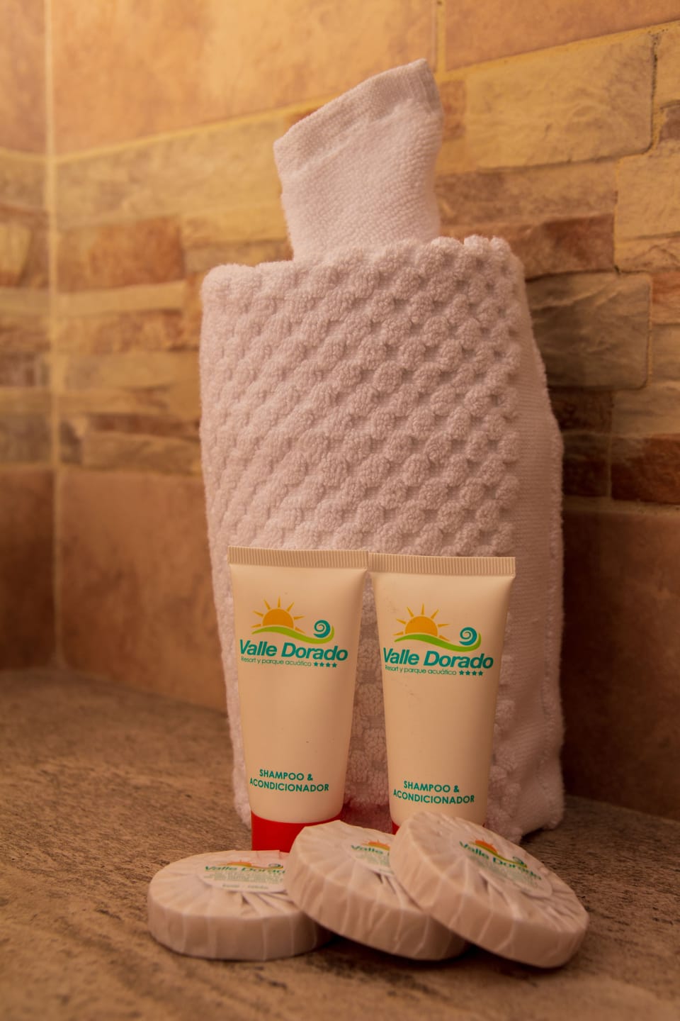 Standard Room, 3 Bedrooms | Bathroom | Shower, free toiletries, towels