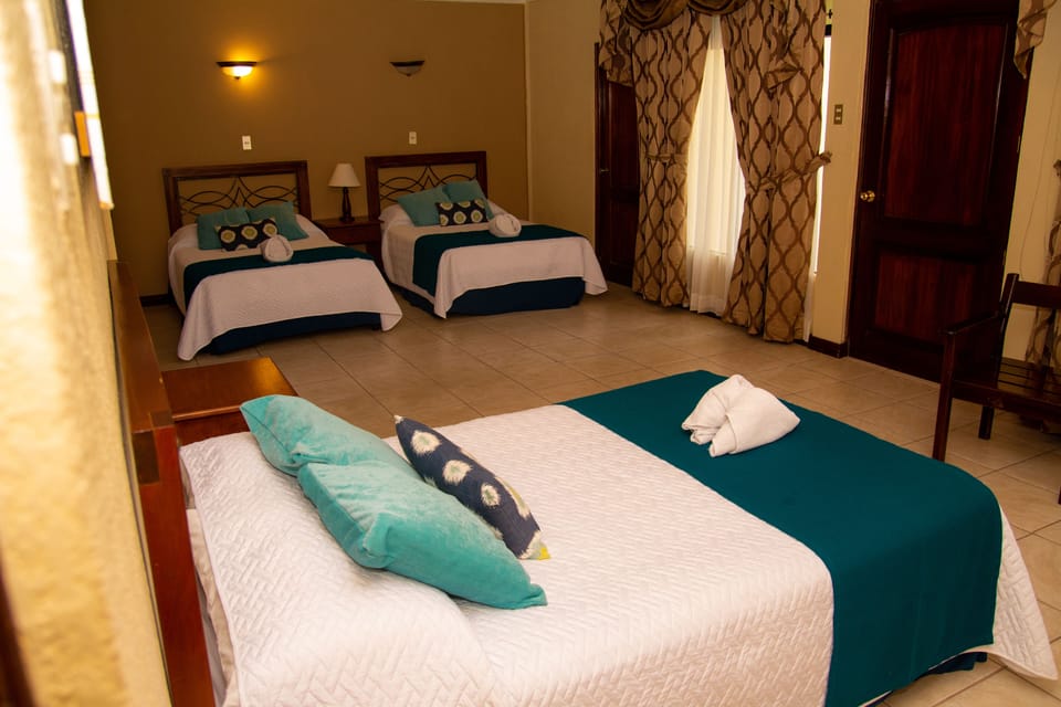 Standard Room, 6 Bedrooms | In-room safe, WiFi (free), bed sheets