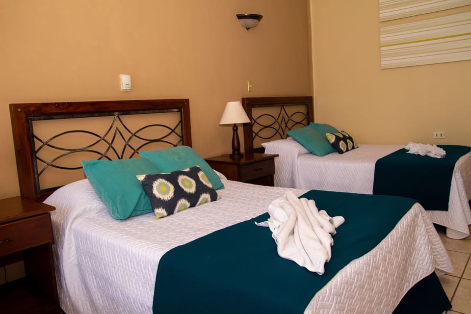 Standard Room, 6 Bedrooms | In-room safe, WiFi (free), bed sheets