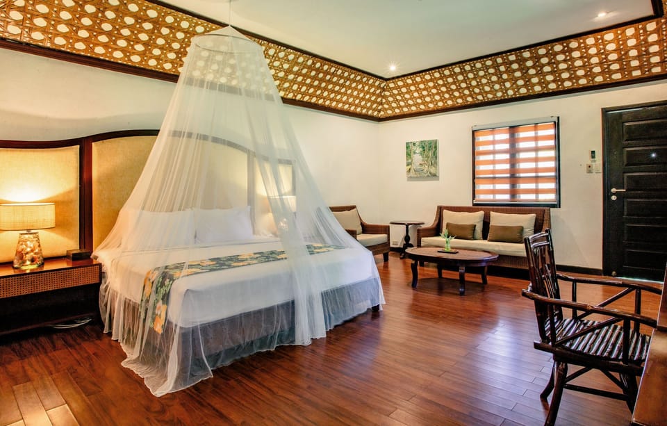 Deluxe King Villa, Sea View | Premium bedding, in-room safe, desk, soundproofing