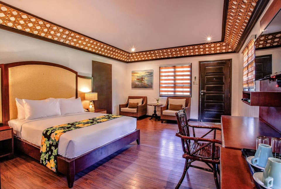 Deluxe Queen Villa with Veranda | Premium bedding, in-room safe, desk, soundproofing