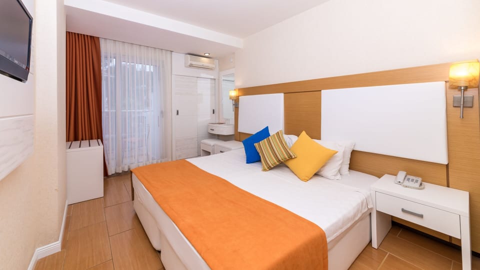 In-room safe, free WiFi