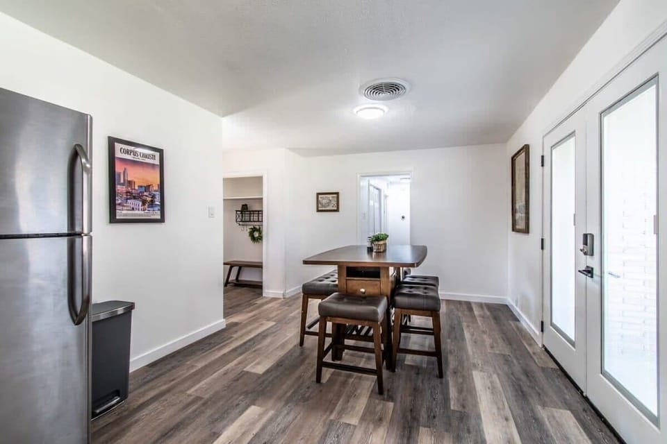 House, Multiple Beds, Hot Tub, Garden View (102 Aberdeen) | Interior