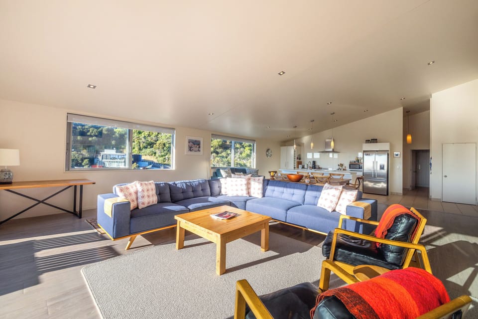 Deluxe Villa, Balcony, Ocean View | Living area