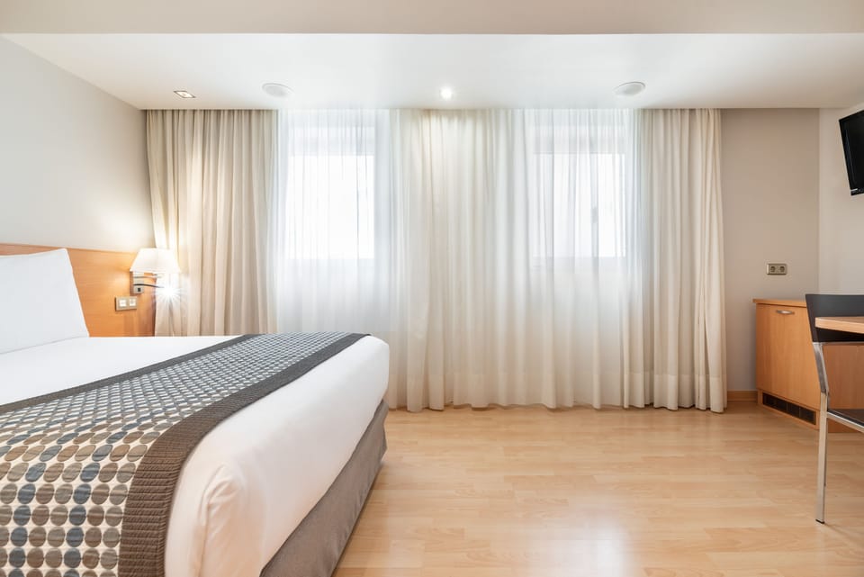 Minibar, in-room safe, desk, free cribs/infant beds