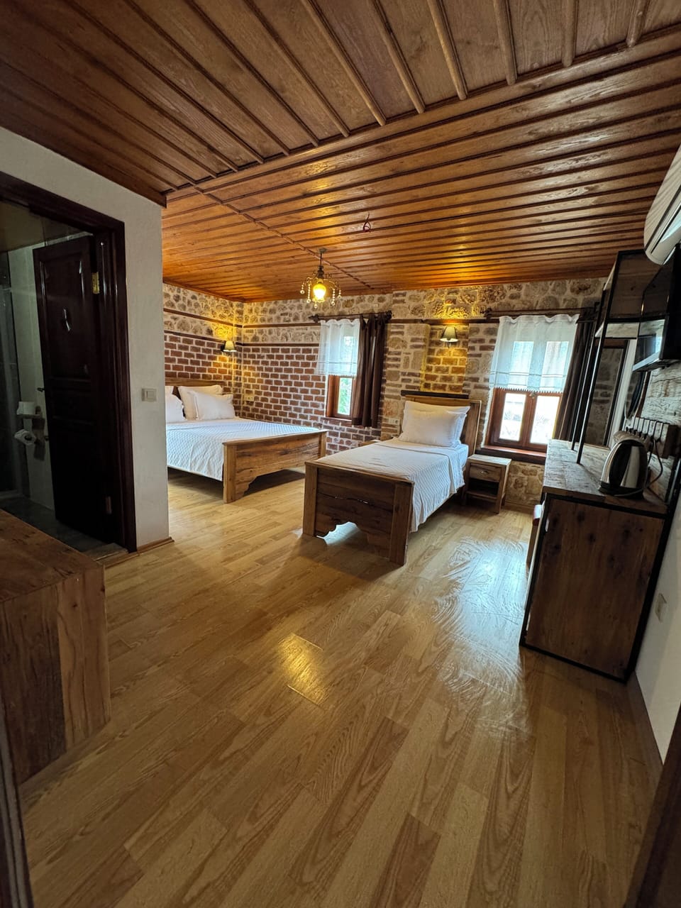 Deluxe Triple Room | Premium bedding, minibar, in-room safe, individually decorated