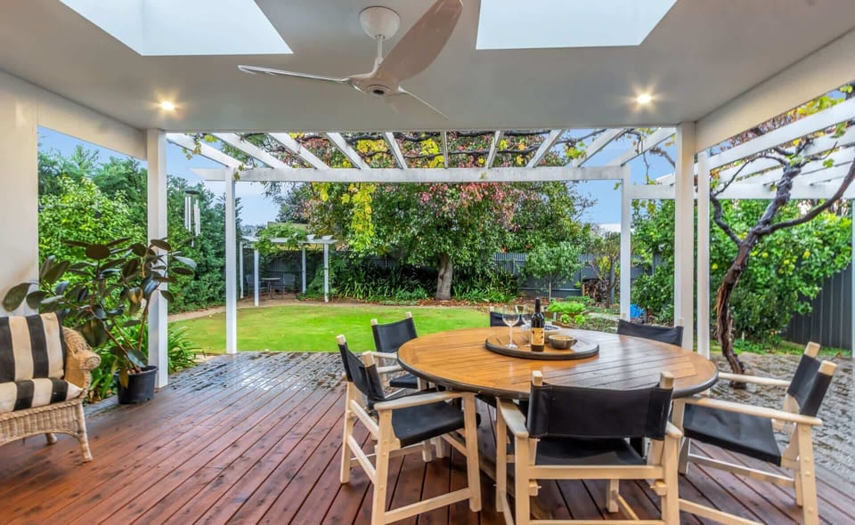 Alfresco dining which comfortably seats six people