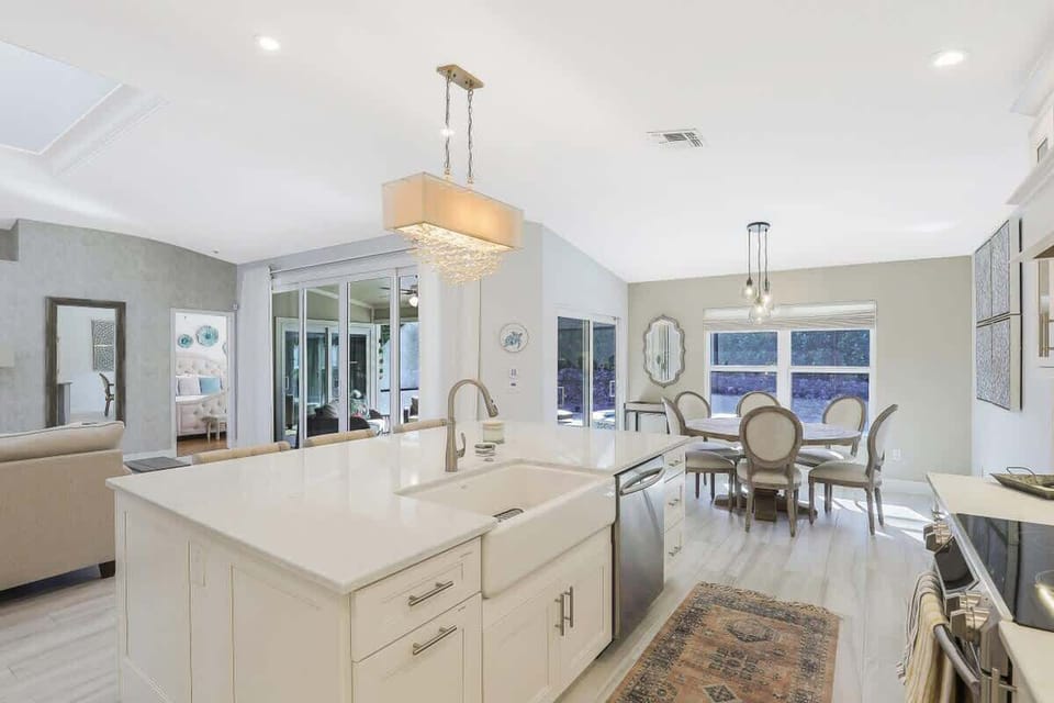 Another angle of the interior -- functional areas in every corner of the house. 