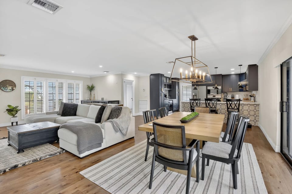 Stylish dining with plenty of room to gather and connect