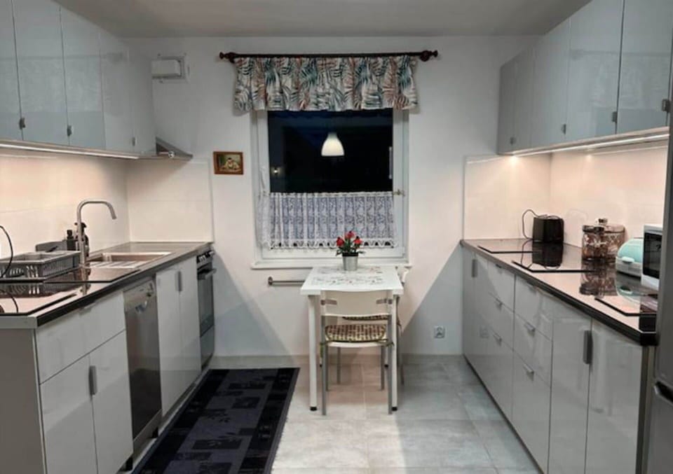 House | Private kitchen | Highchair