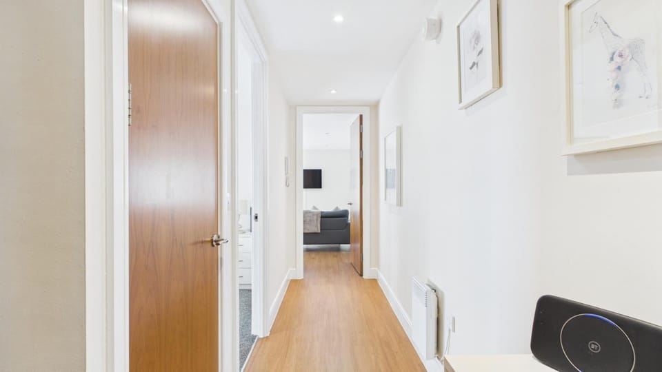Meridian Bay - 1 Bedroom Apt - Swansea (10778)