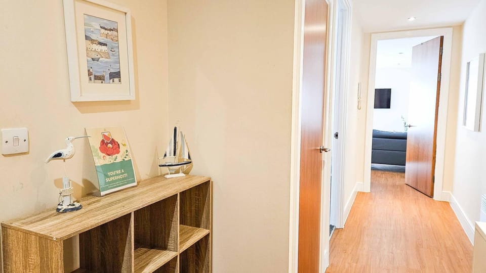 Meridian Bay - 1 Bedroom Apt - Swansea (10533)