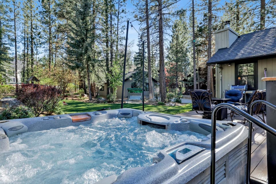 Step outside to breathtaking towering pine tree views, blue skies, and fresh mountain air. You're not going to want to leave.