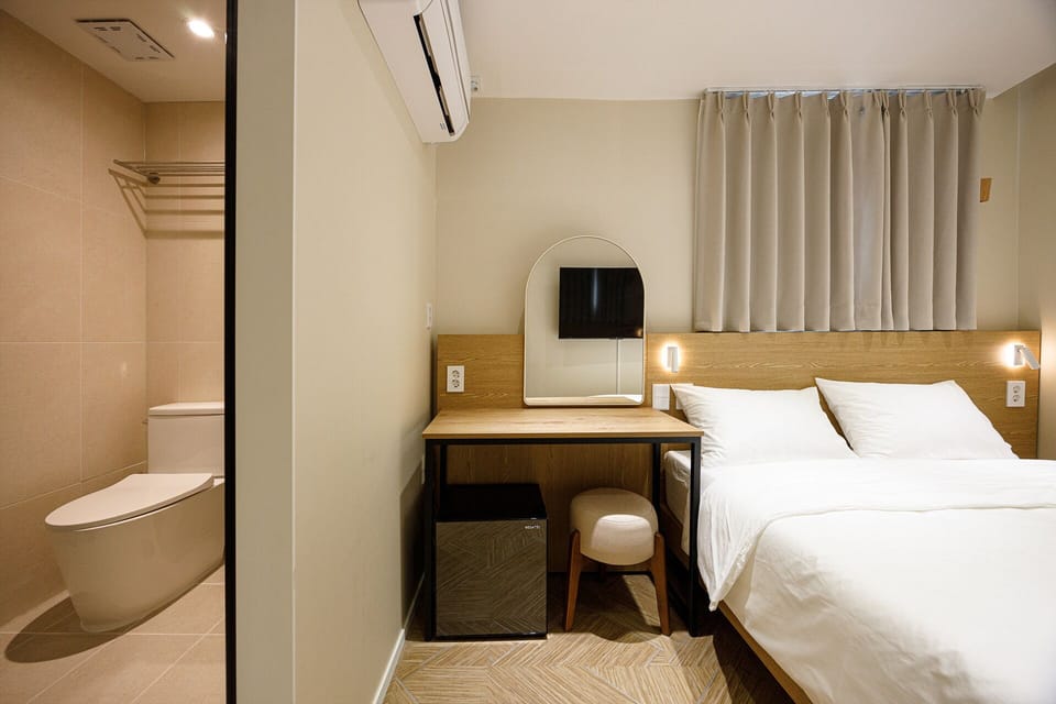 Standard Double Room | Interior detail
