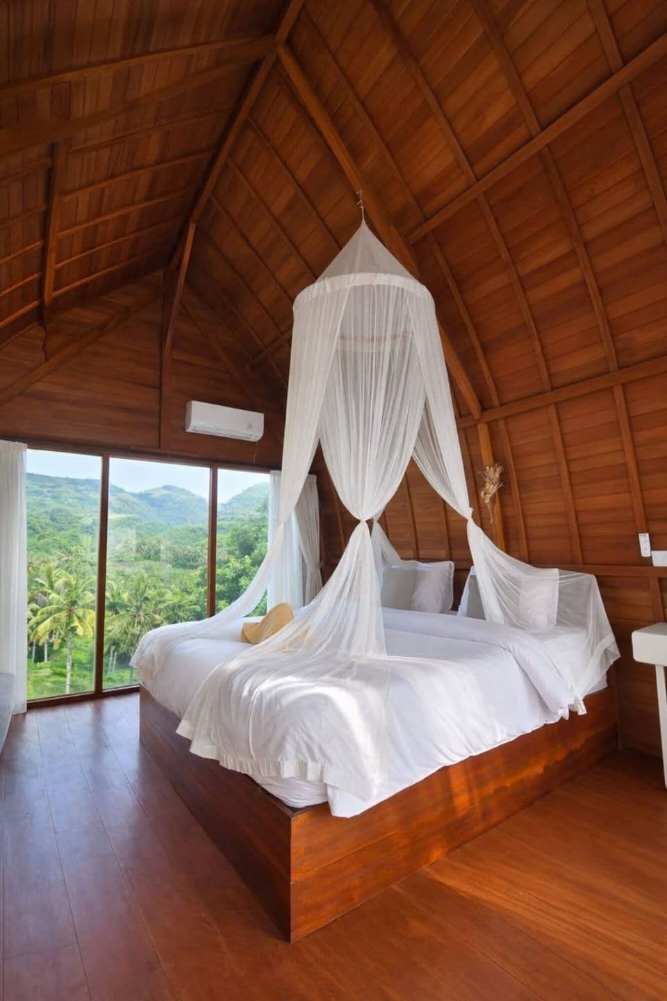 Panoramic Cottage, 1 Queen Bed, Balcony, Sea View | Free WiFi, bed sheets