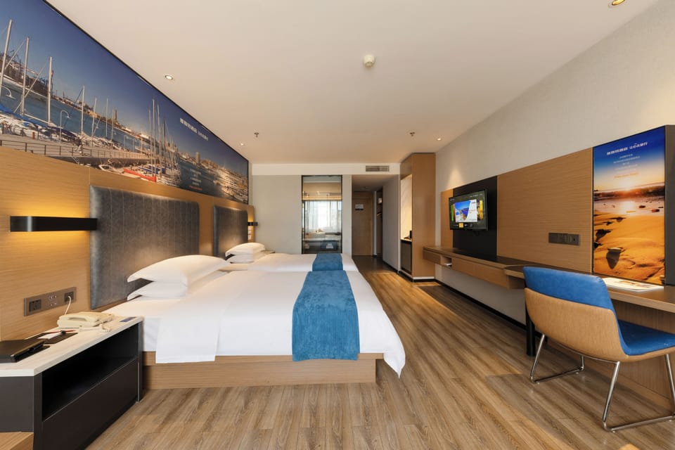 Superior Twin Room, Balcony, City View | Desk, laptop workspace, WiFi (free)
