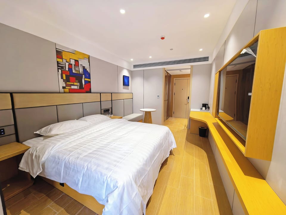 Superior Double Room | Desk, laptop workspace, WiFi (free), bed sheets