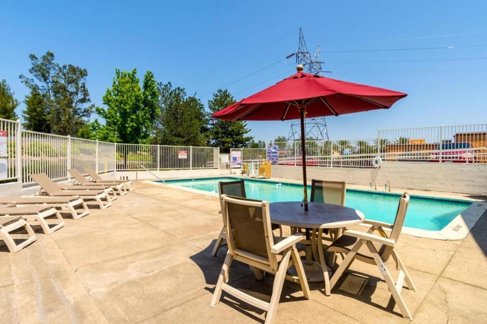 Holiday Home Swimming Pool