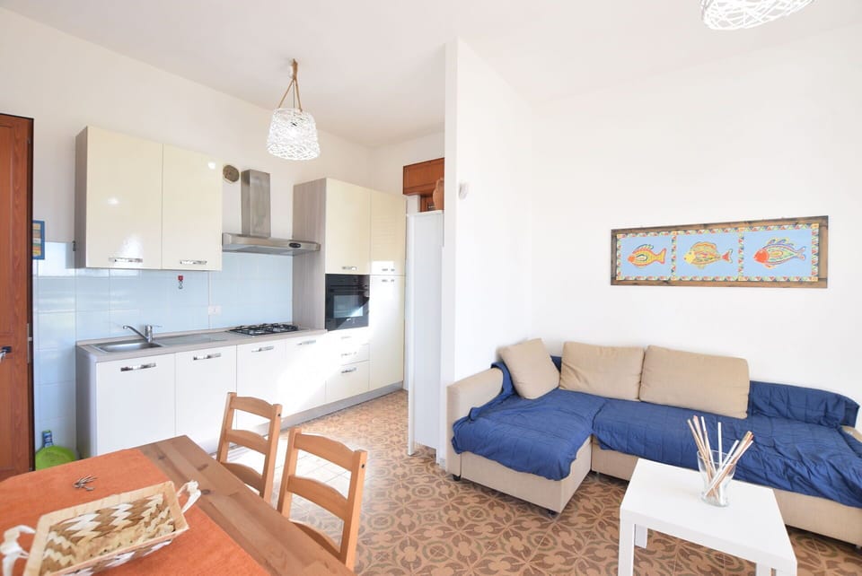 Autumn, Kitchen, Living Room, Spring, Summer