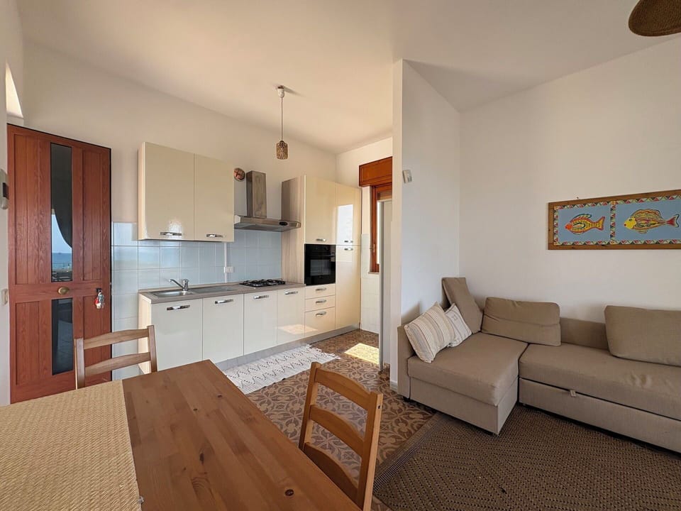 Autumn, Kitchen, Living Room, Spring, Summer