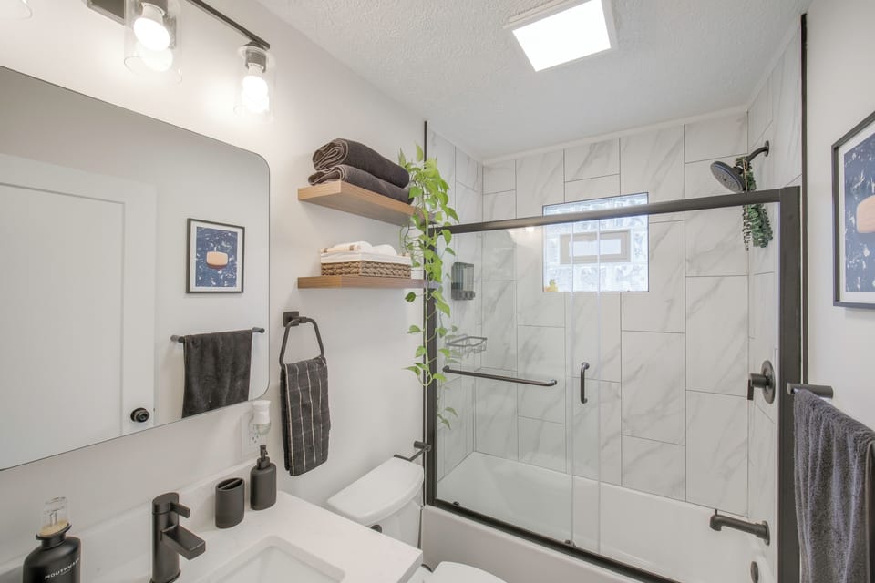 Bathroom | 1st Floor