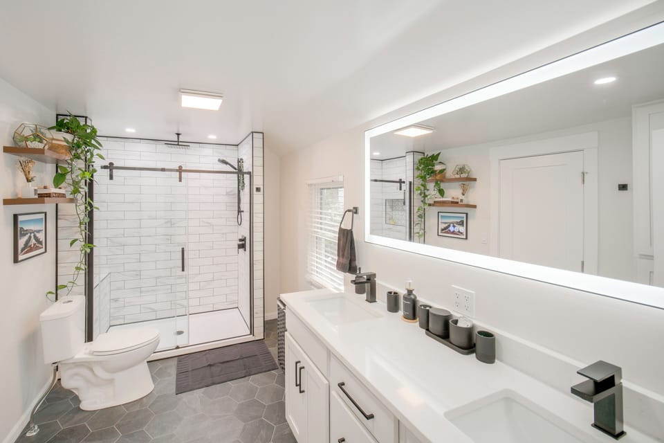 En-Suite Bathroom | 2nd Floor
