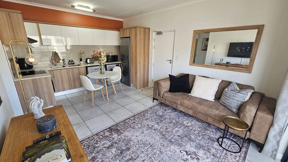 Apartment, 1 Bedroom, Patio | Living room