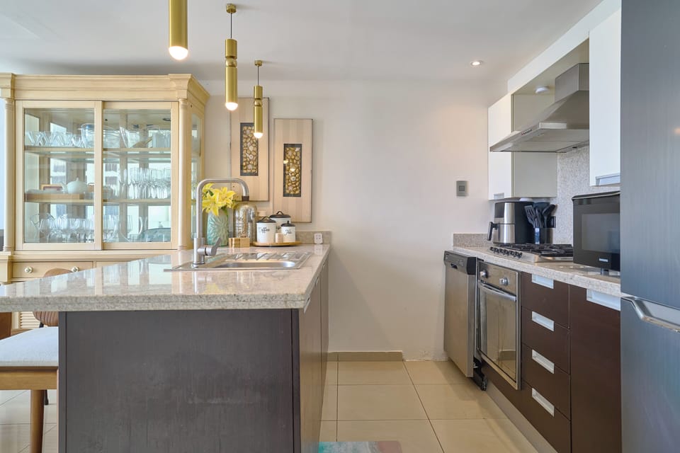 Fully Equipped Kitchen – Cook like you do at home, or not at all — the choice is yours.