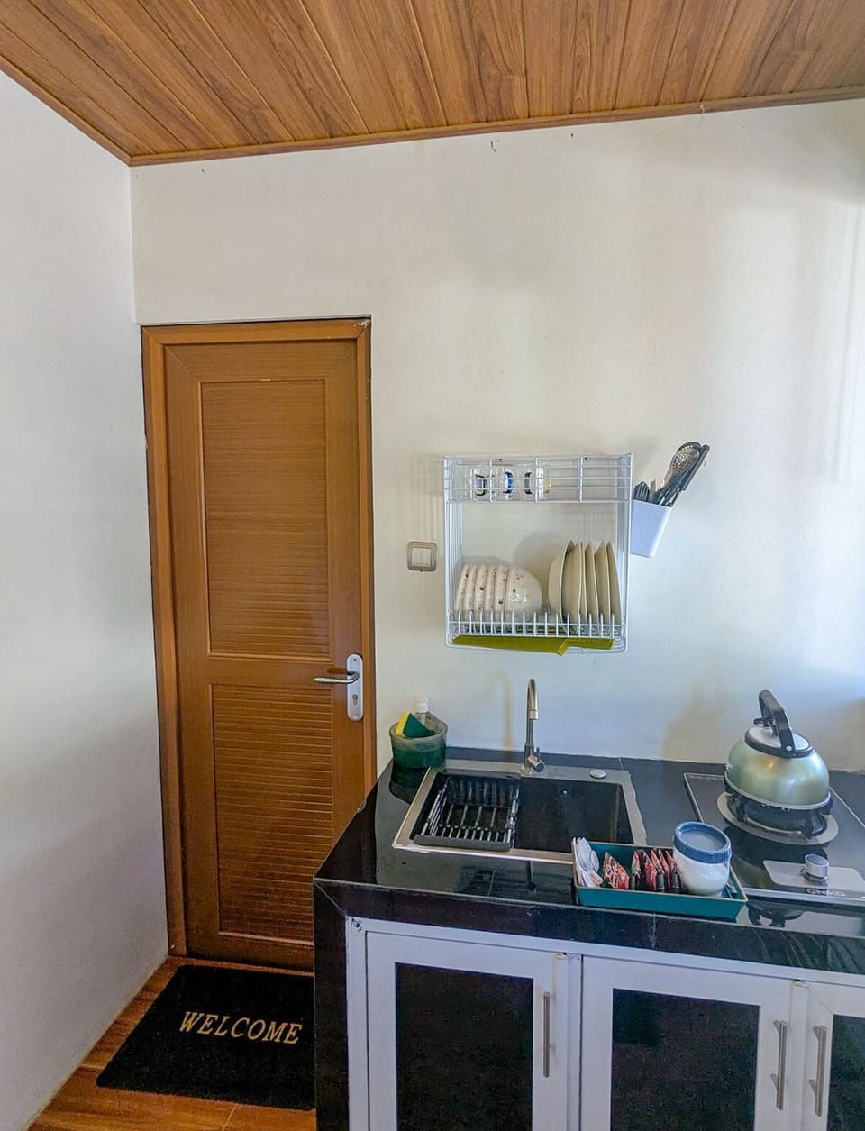 Villa, 2 Bedrooms | Private kitchen | Stovetop, dishwasher, cookware/dishes/utensils