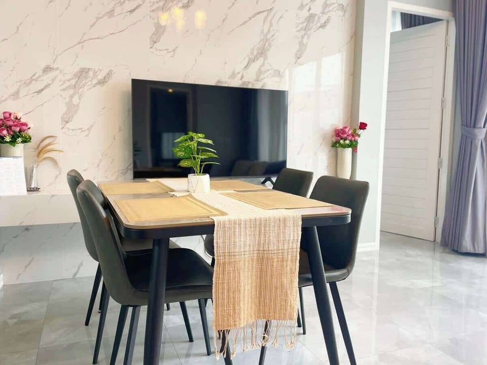 Dining Area for 4