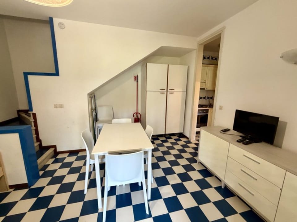 Apartment, 3 Bedrooms, Patio, Garden View | Room amenity