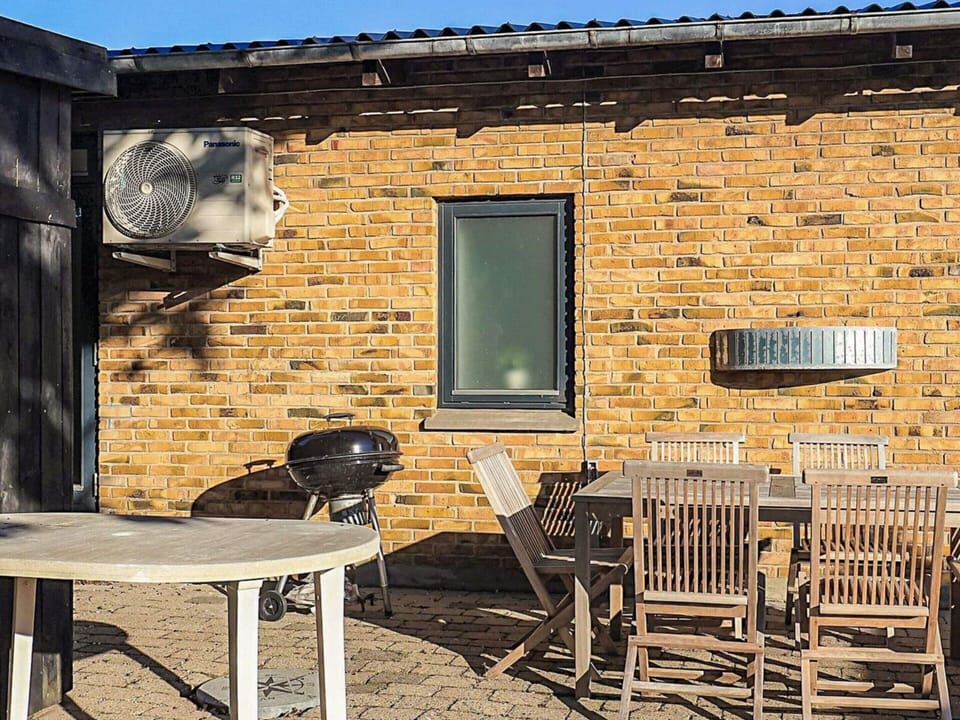 House | Outdoor dining