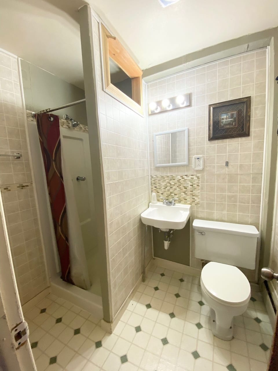 Economy Room, 2 Queen Beds | Bathroom | Free toiletries, towels