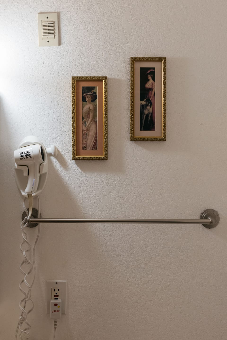 Standard Room, 1 King Bed, Pool View | Bathroom | Shower, hair dryer, towels