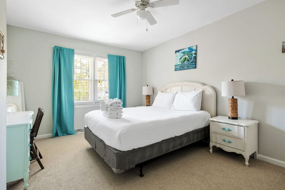 Old Village Coastal Charm | Near Beaches & CHS!