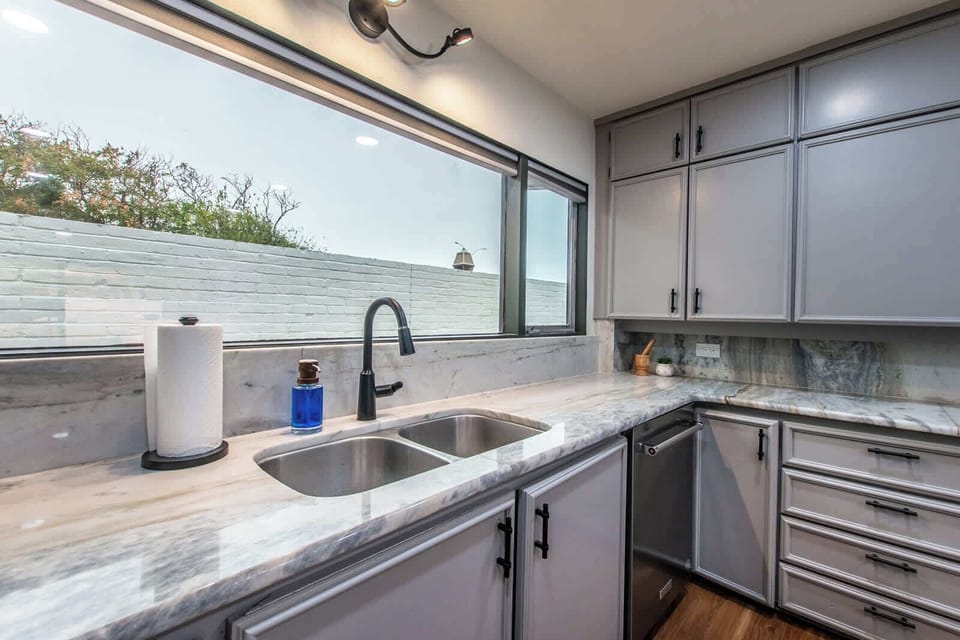 House, Multiple Beds, Pool Access, Ocean View (1617 Ocean) | Private kitchen