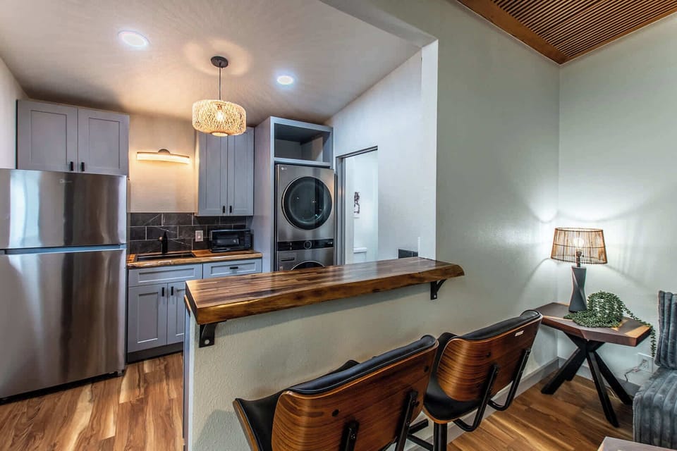 House, Multiple Beds, Pool Access, Ocean View (1617 Ocean) | Interior