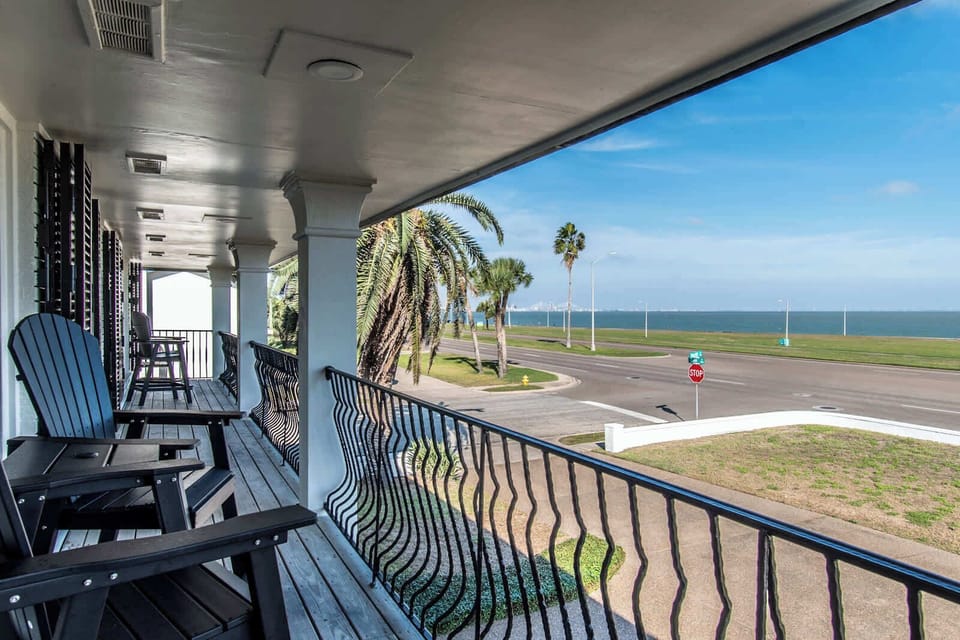 House, Multiple Beds, Pool Access, Ocean View (5201 Ocean Drive) | Terrace/patio