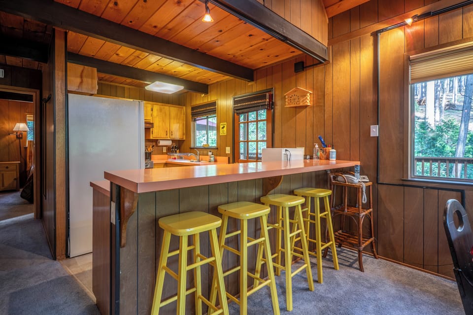 Seating at kitchen counter